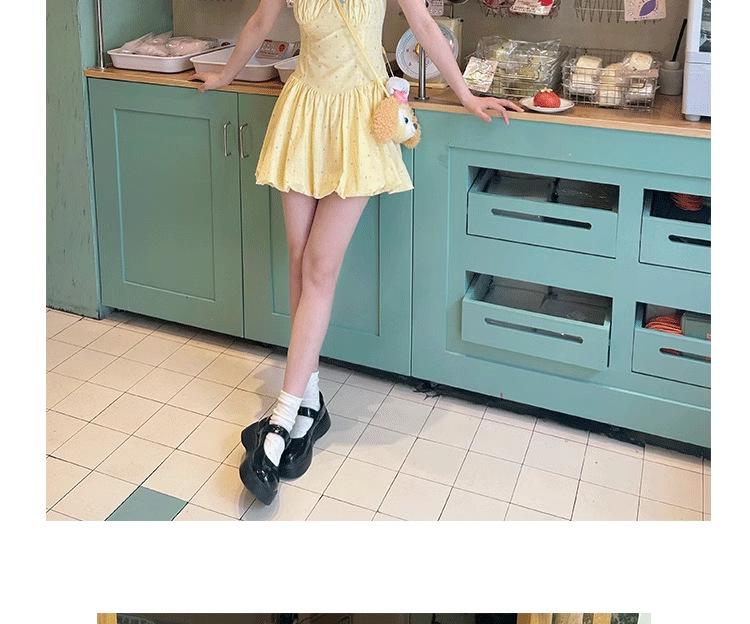 Dopamin Gelbes Gepunktetes Tulpenkleid: Kleiner, Süßer Urlaubsstil mit Taillenbetonendem Puffrock für Damen