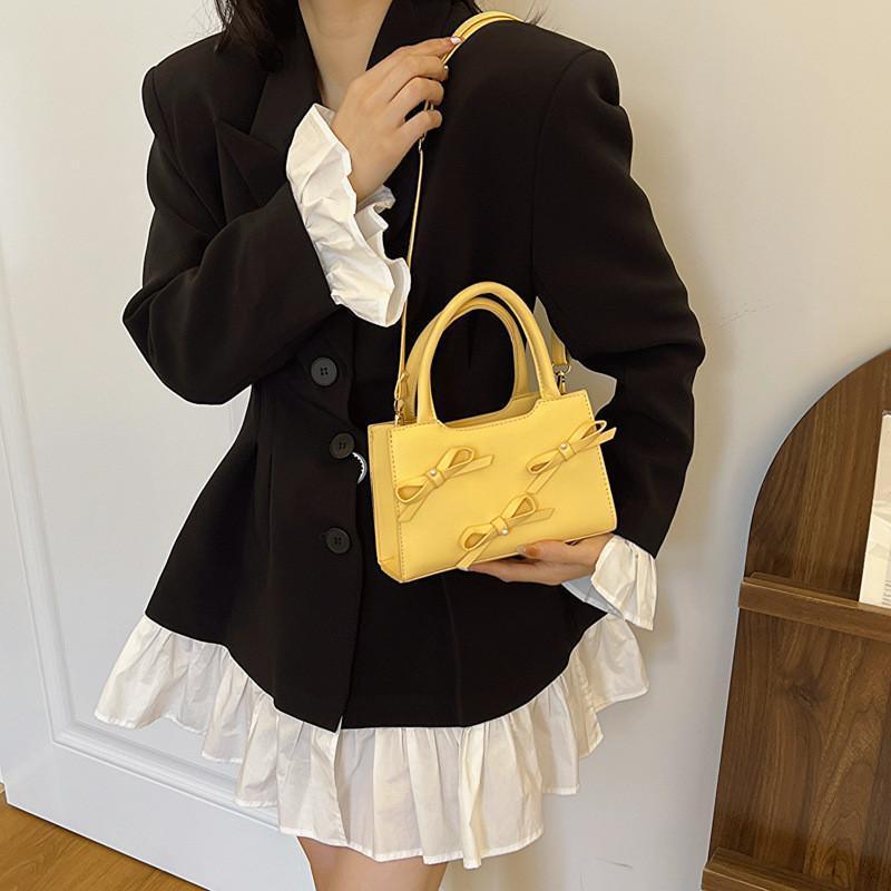 Koreański Styl Unikalna Kokarda Motylkowa Torba Podpachowa Damska Nowa Moda 2024 Osobowość Artystyczna Prosta Casualowa Torba Listonoszka Czarna Różowa Beżowa Zielona Żółta