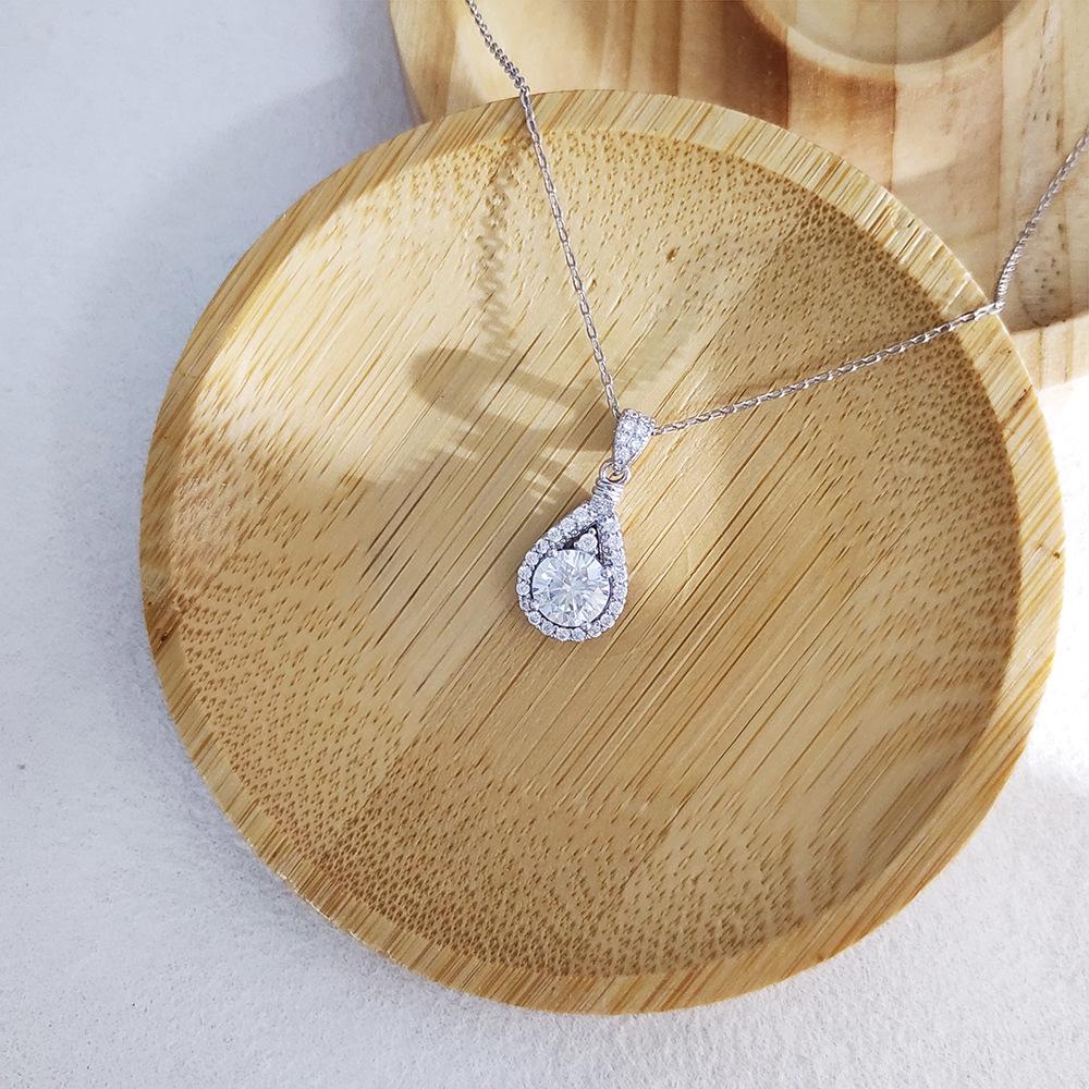 High-End Moissanite Water Drop Pendant Necklace for Women – Elegant, Versatile Gift Jewelry for Girlfriend