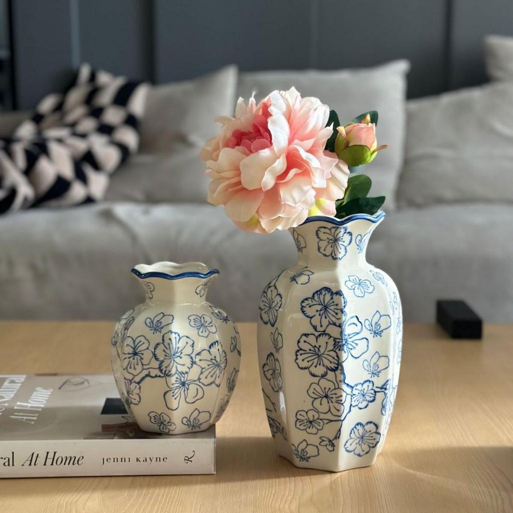 High-End Retro Blue and White Octagonal Porcelain Vase for Home Decor