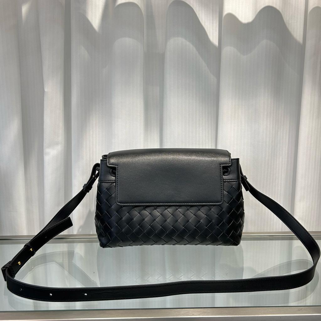 2026 Cross-border Leather Woven Messenger Bag, the Same Fashion Trend for Men and Women, Commuting Versatile Single Shoulder Messenger Bag Bag