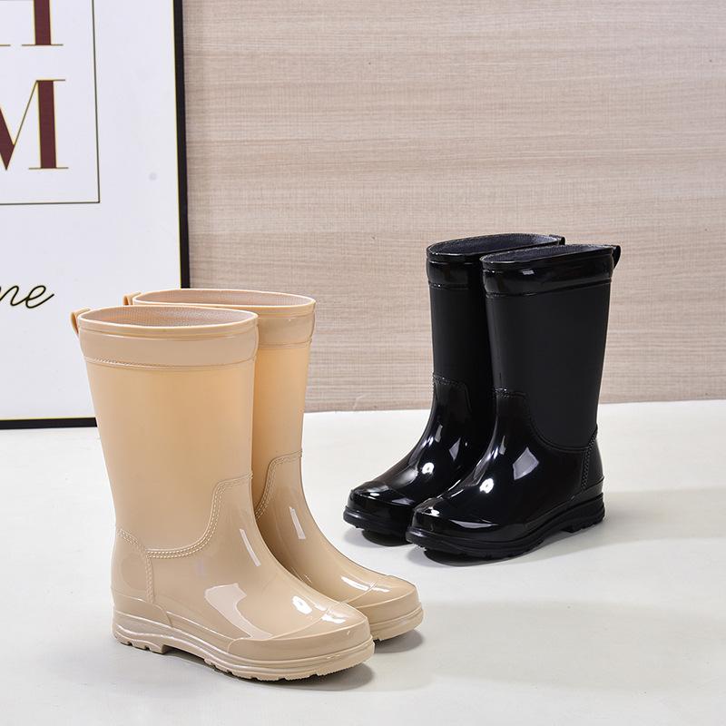 Women's Waterproof Thick-Soled Mid-Calf Rain Boots - Non-Slip, Wear-Resistant, Warm Rubber Shoes for Work and Wading.