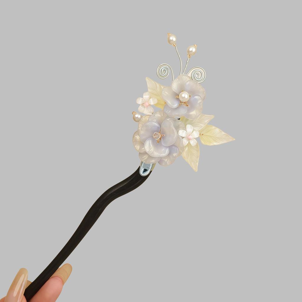 Hanfu Headdress: Retro Chinese Tassel Hairpin with Cheongsam Style