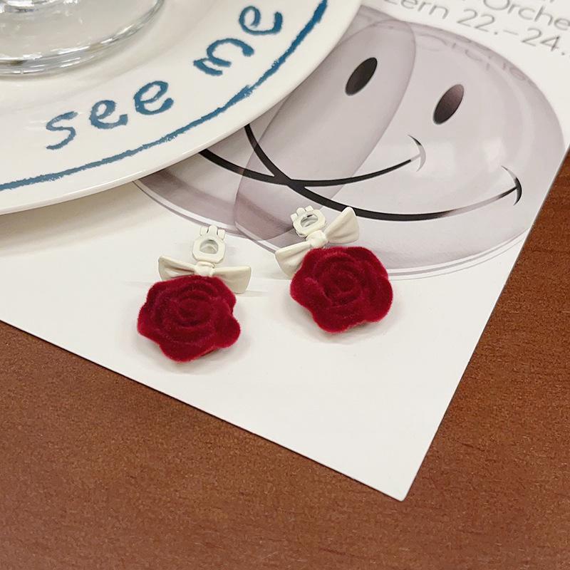 2025 New Year Red Velvet Pearl Earrings: Retro Hong Kong Style Whitening Studs for Women