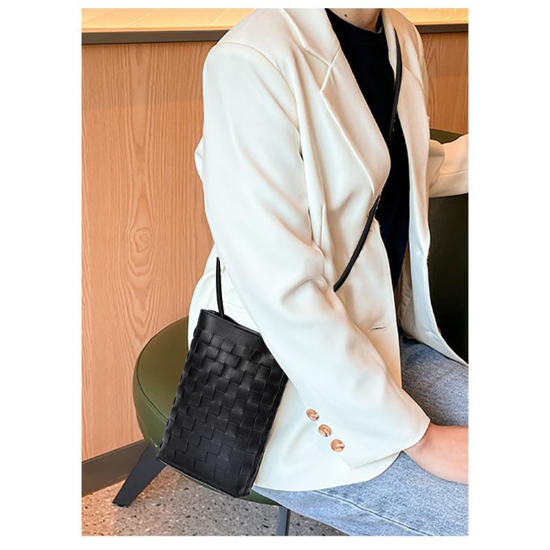 Korean Version of Versatile Woven Cowhide Mobile Phone Bag New Genuine Leather Small Bag Texture Mini Crossbody Women's Bag