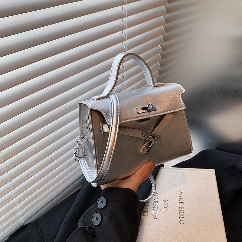 Chic Minimalist Shoulder Crossbody Bag Elegant Design For Women In 2024 Summer Fashion Trend