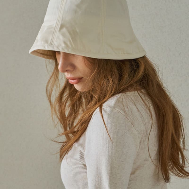 

Панама из ткани Ssecondo с тюльпанами, Flora_2 цвета Ivory