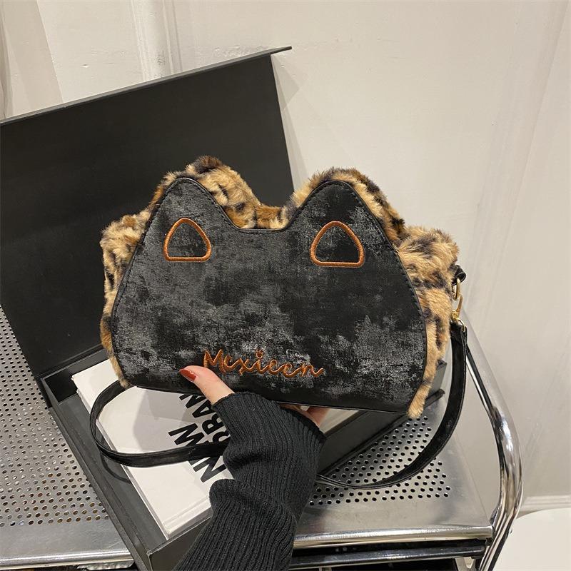 Niche Fashion Personalized Cat Ear Bag Women's Winter Retro Trend Versatile Shoulder Bag High-end Casual Women's Bag