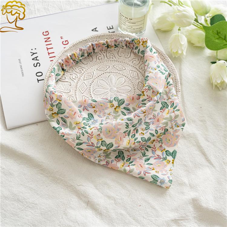 European & American Floral Triangular Scarf: Women's Elastic Hair Accessory
