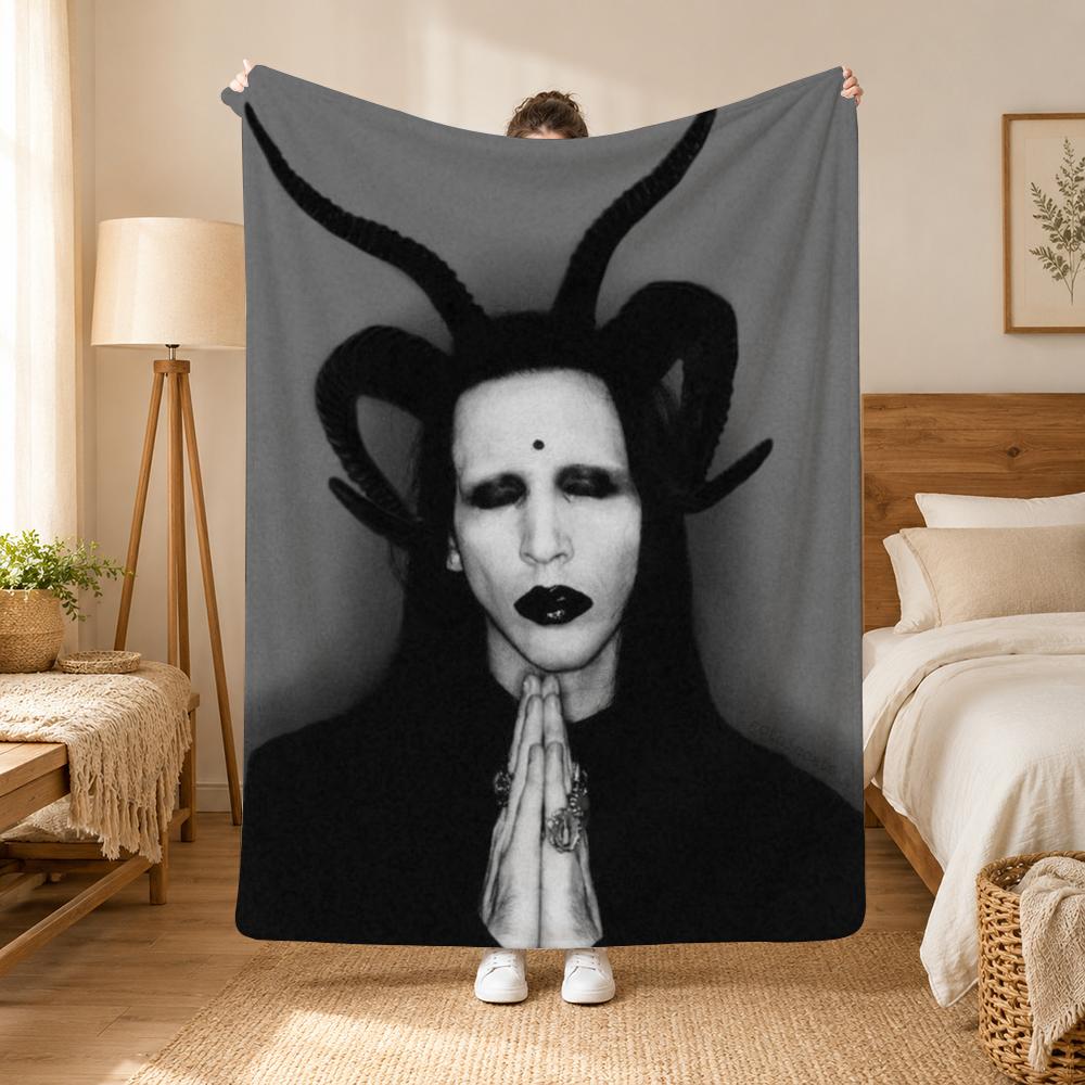 Marilyn Manson Singer Throw 240G Flannel Blanket, Suitable For Sofas, Beds, Offices, Exquisite Gift Blankets