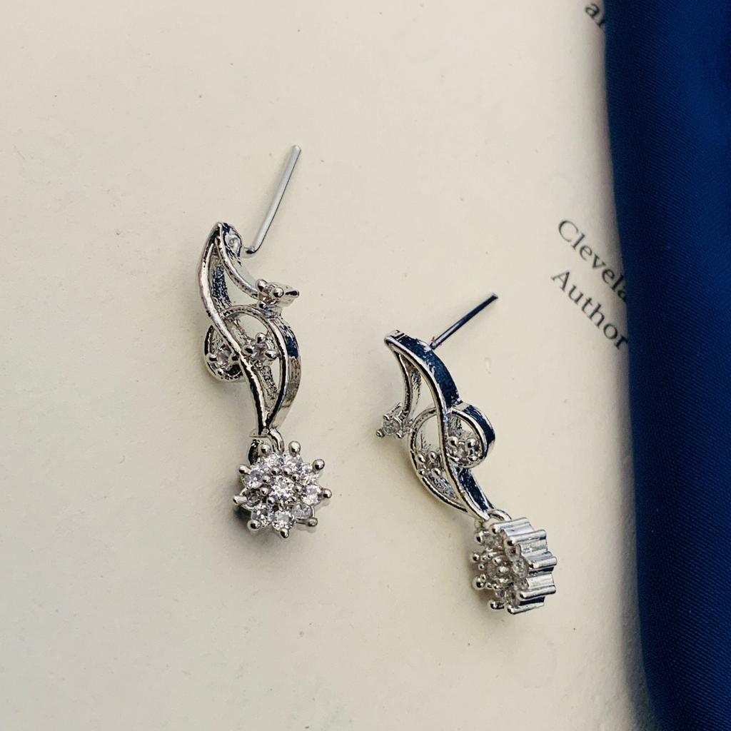 Versilbertes, rundes Diamant-Halsketten-Set mit Diamanten für Damen