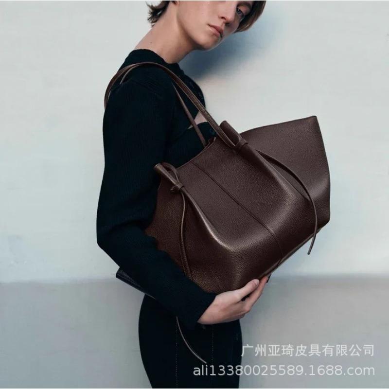 

Women s bags, autumn and winter frosted leather wing bags, large-capacity shoulder bags, high-end underarm bags, niche women s bags 28cm*15cm29cm
