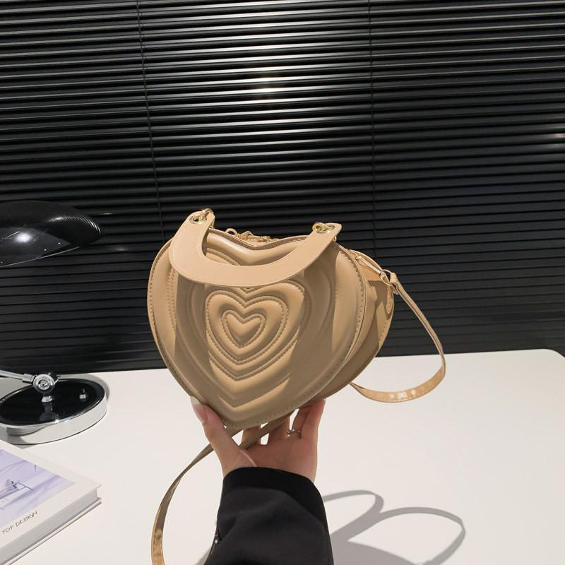

Trendy Heart Shaped Pu Shoulder Bag For Everyday Fashion Stylish And Versatile Design