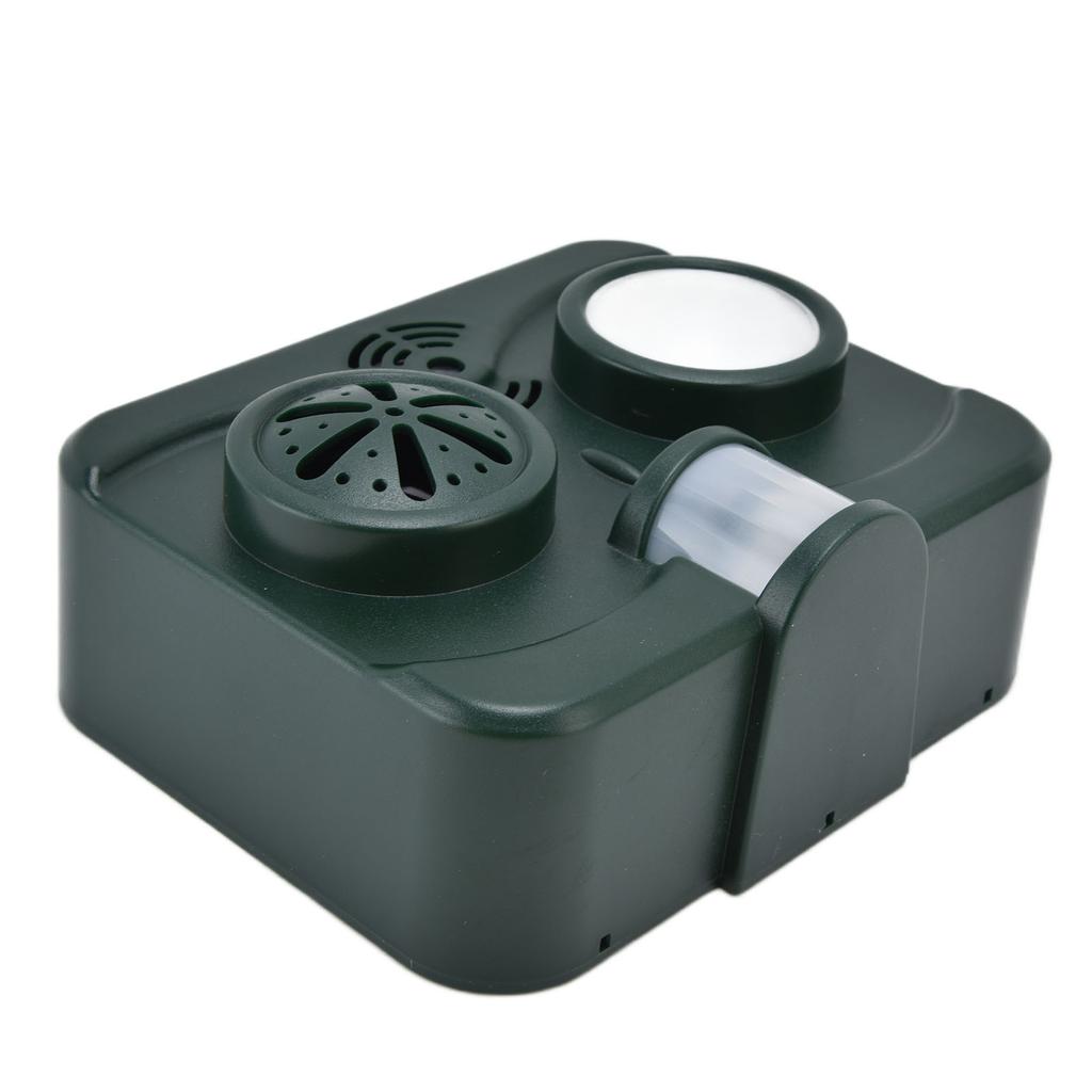 Ultrasonic Animal Repeller Waterproof Solar Bird Repellent Flashing Light for Garden 3.7V