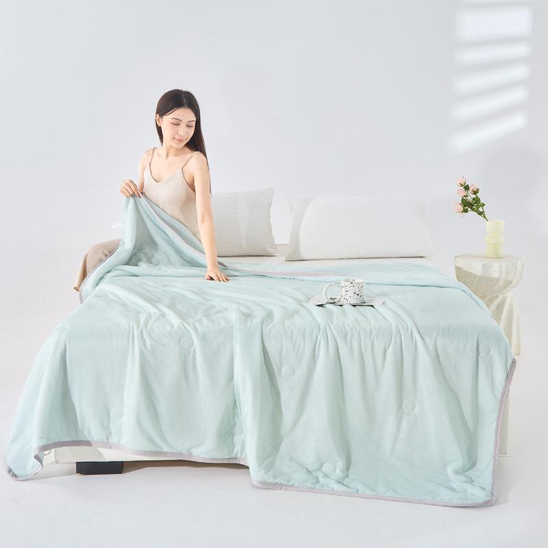 Seiden-Sommerdecke mit kühlendem Effekt: Einzel-/Doppelbett, Maschinenwaschbar, Klimaanlagen-geeignet, Dünner Geschenke-Quilt