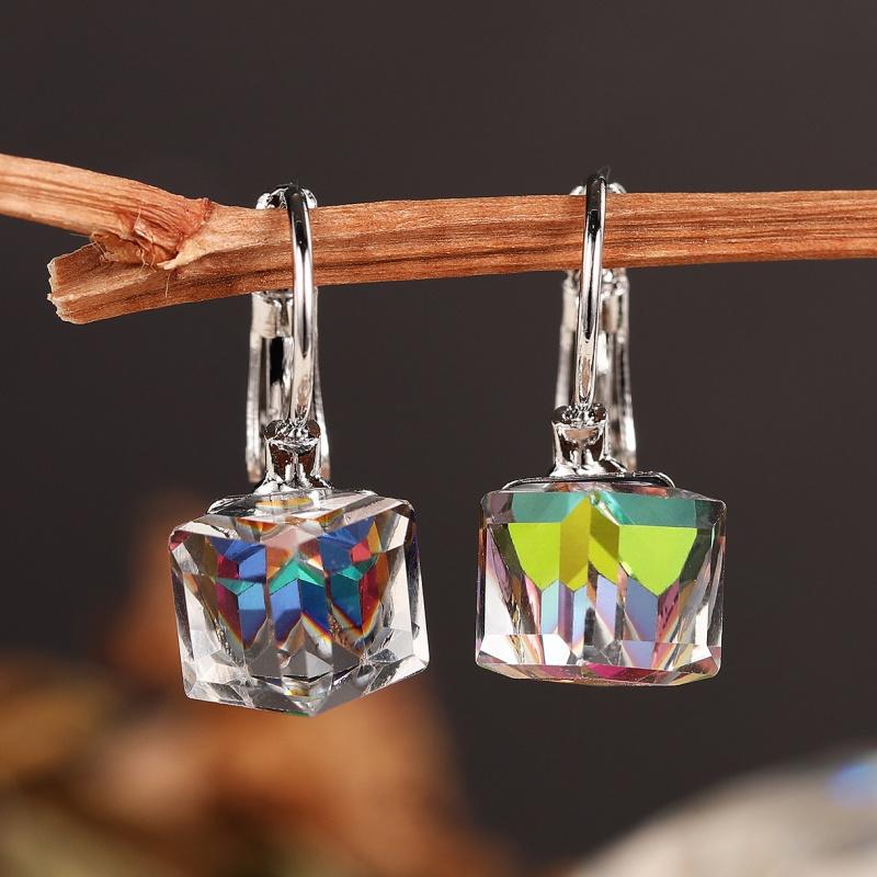

Huitan Attractive Multi-color CZ Drop Earrings Female Delicate Dazzling Ear Piercing Accessories Graceful Trendy Party Zircon