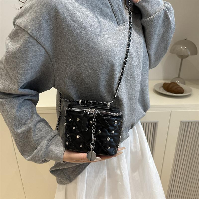 Fashion diamond chain bag women's new box small square bag high value beautiful messenger bag