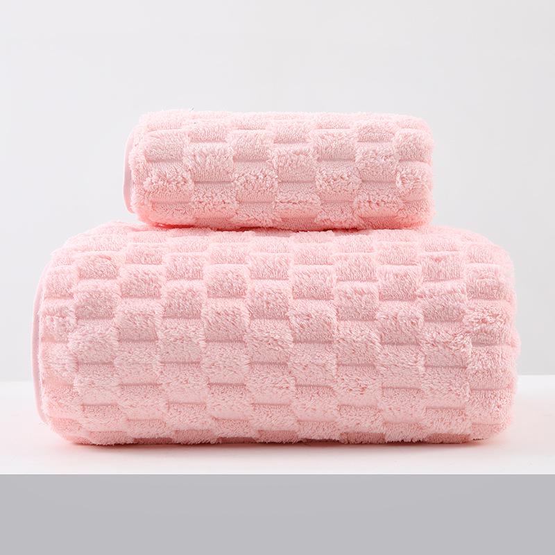 Pineapple Grid Large Bath Towel: Soft, Absorbent, Quick-Drying Thick Coral Fleece for Home and Beach Use