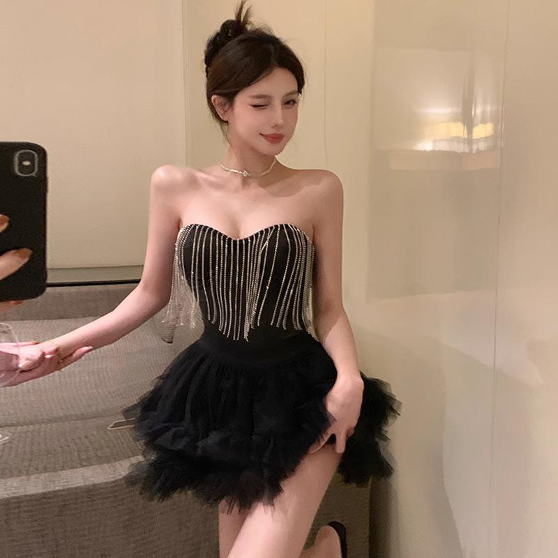 

Женский сладкий и пикантный топ-труба с открытой спиной и бахромой на талии one size fits all чёрный