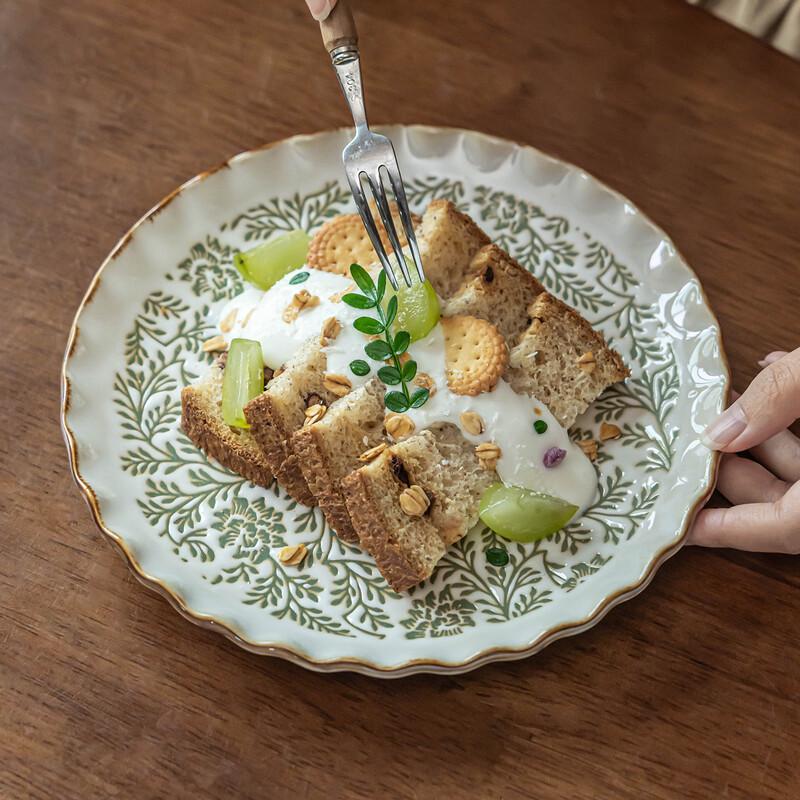 Pastoral Embossed Ceramic Dinner Plate