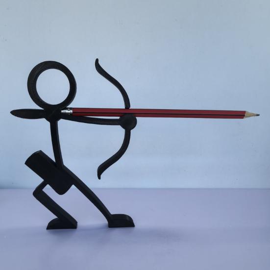 3D-gedruckter Stifthalter mit Linienfigur, Schreibtisch-Bleistiftständer, Krieger-Linienkunstfigur für Heim- und Büro-Schreibtischdeko, Studenten, Spieleliebhaber