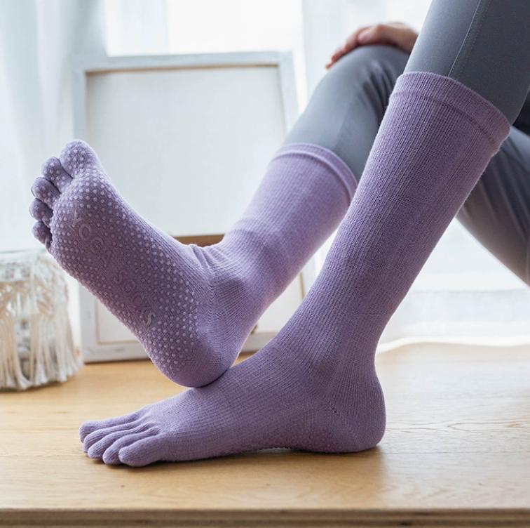 Women 's Compression Pink Five-finger Yoga Socks for Pilates Sporty Anti-Slip Cotton 5-Toe Mid Socks Custom Logo