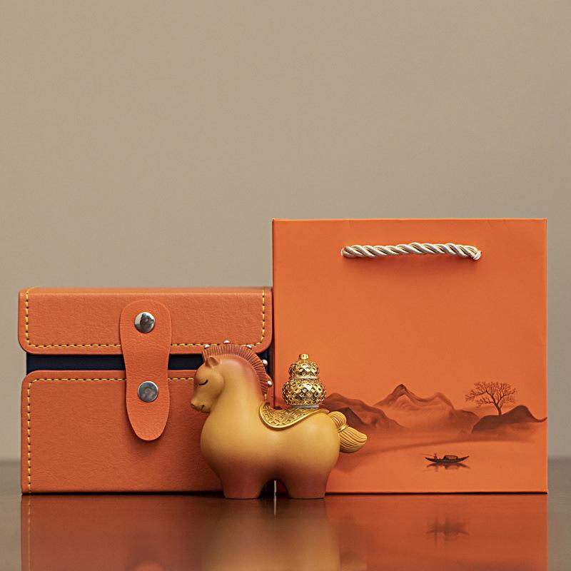 Horse Ornament for Prosperity, Handcrafted Resin Table Décor with Spinnable Gold Ingots and Gourds, Fortunate Feng Shui Present