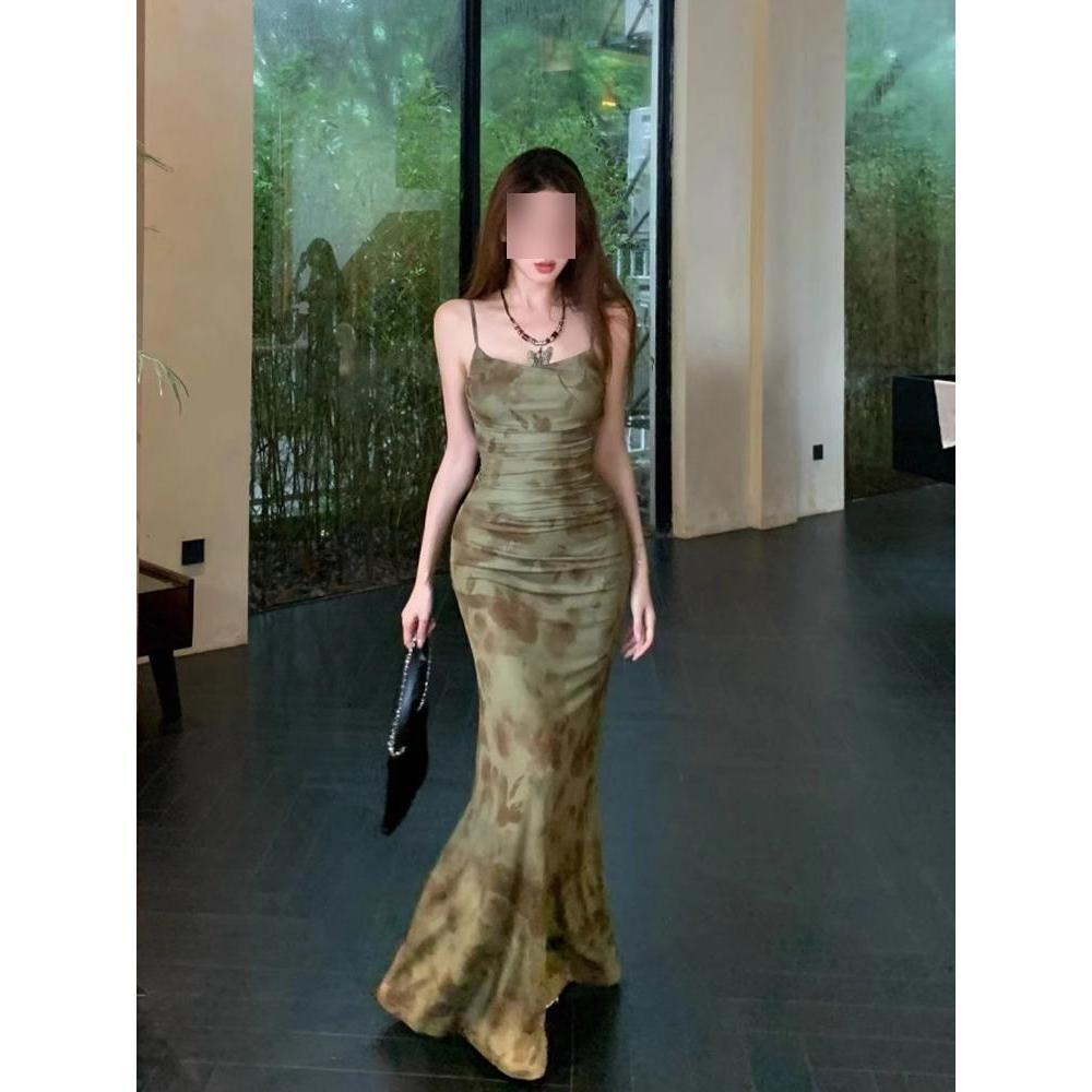 

Elegant Retro Pleated Camisole Dress: Women s Summer Collection with Waist-Slimming and Timeless Appeal L (for 50-55 kg)