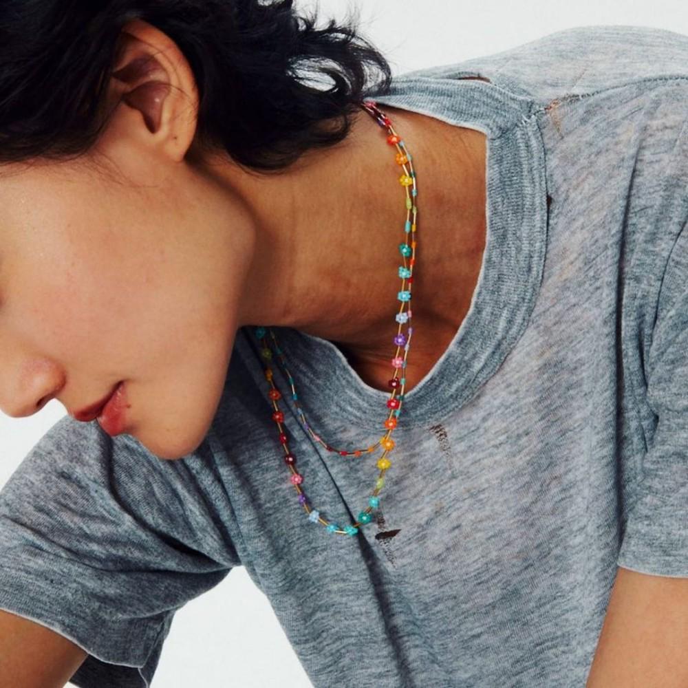 

Versatile Handmade Rainbow Seed Bead Choker Necklace - Woven Daisy Design for Women, European and American Style