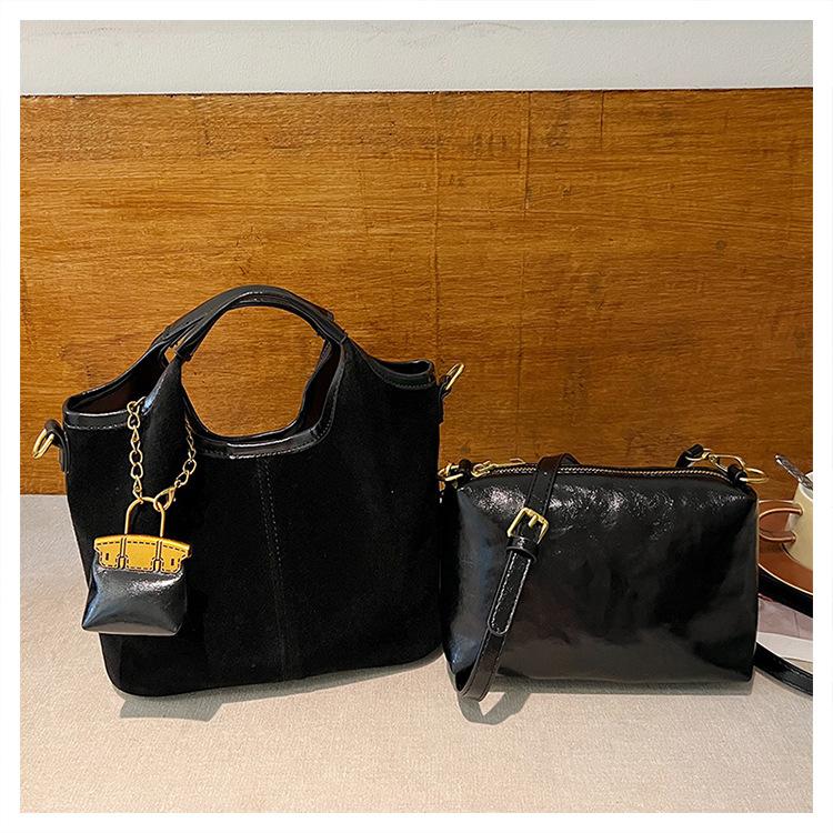 

Модная переносная сумка-корзина для овощей 2024 года, новая ретро-универсальная матовая сумка-ведро на одно плечо с косым креплением для женщин чёрный