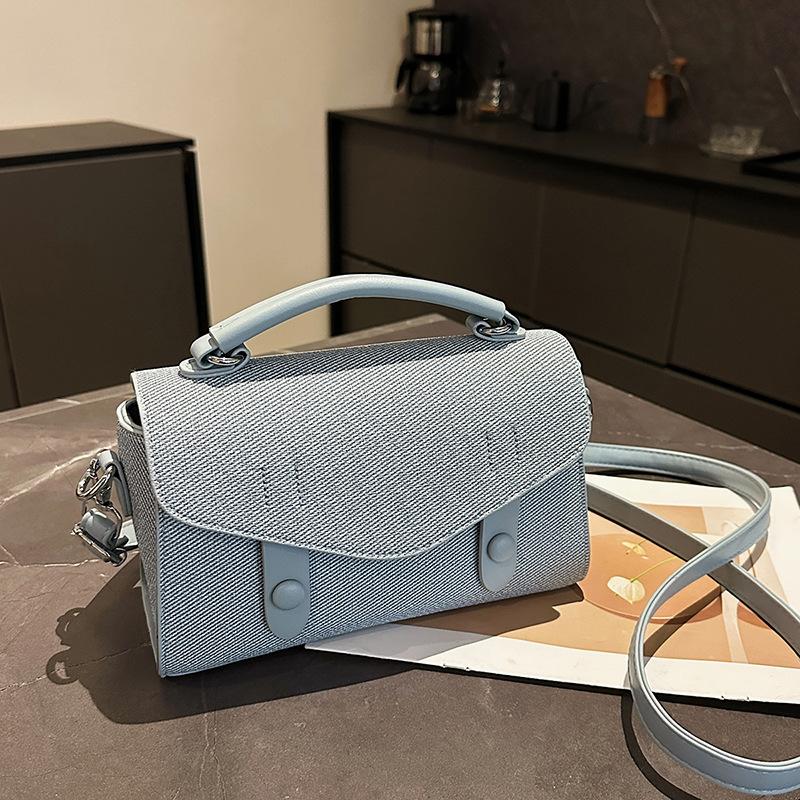 Popular Small Bag Women's Summer New Fashion Messenger Bag Portable Mailman Small Square Bag