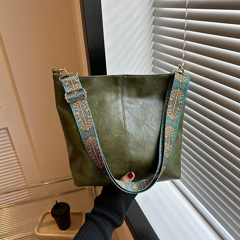 Vintage Solid Color Women  Shoulder Sling Bag High-Capacity Simple Wide Strap Bucket Crossbody Bag