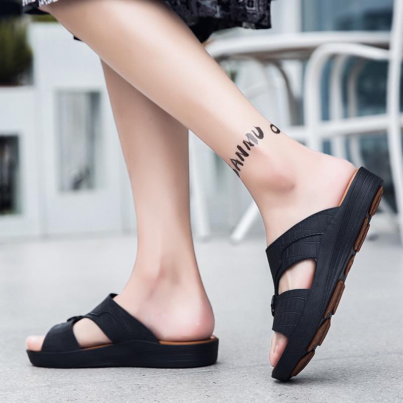 Fashion Fashion Men's Slippers 2025 New Leisure Slippers Summer Open Toe Sandals for Men Outdoor Non Slip Beach Slippers Designer Slides