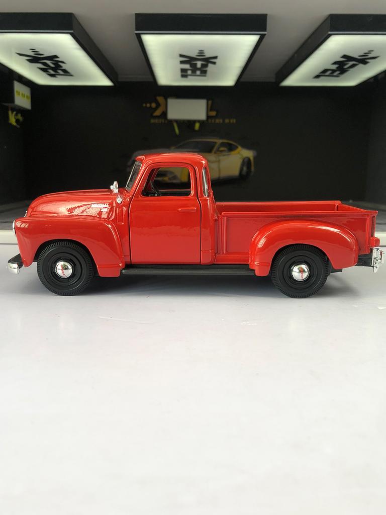 Maisto 1:25 simulated zinc alloy 1950 Chevrolet 3100 Pick-up model car, static ornament, metal collectible gift car
