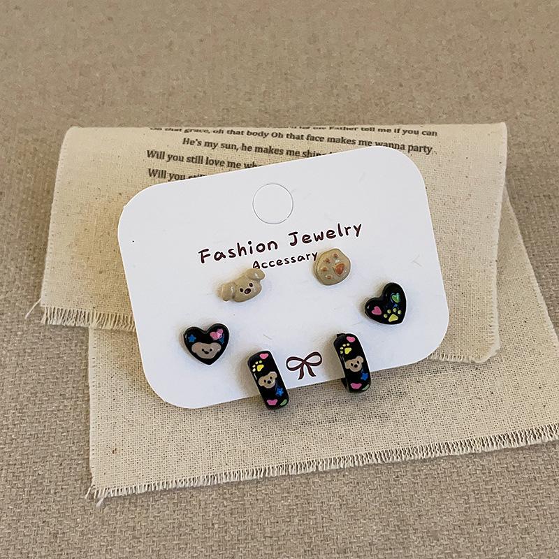 Cartoon Bear Heart Drip Oil Stud Earrings: Sweet, Versatile Fashion for Women