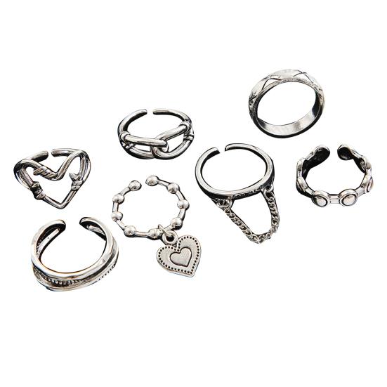 1 Set Women Ring Heart Shape Chain Decor Opening Design Metal Finger Ring Dates Parties Jewelry Accessory