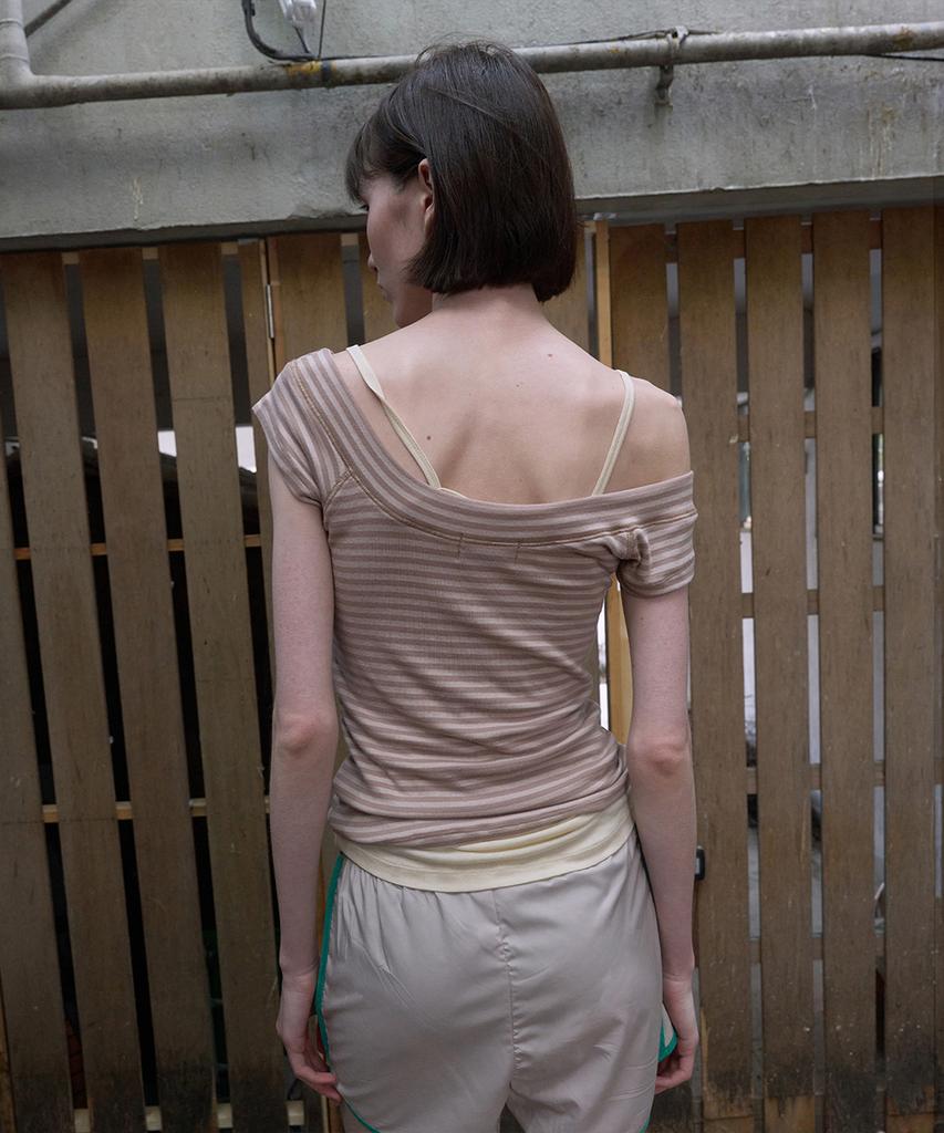 Nokeontencheu 350. U-Neck Petite Tee _ Beige