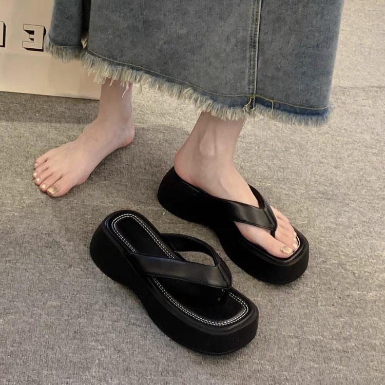 Summer Thicksoled Flip Flops For Women With Pu Upper And Rubber Sole For Casual Beach Wear