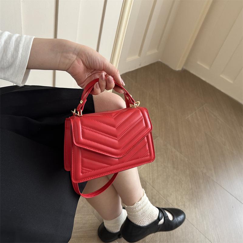 2026 Trendy Retro Quilted Small Celebrity Shoulder & Crossbody Bag for Women