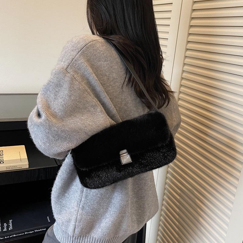 Niedliche Plüsch-Umhängetasche in Bonbonfarbe - Modische kleine quadratische Handtasche für Damen für Herbst/Winter