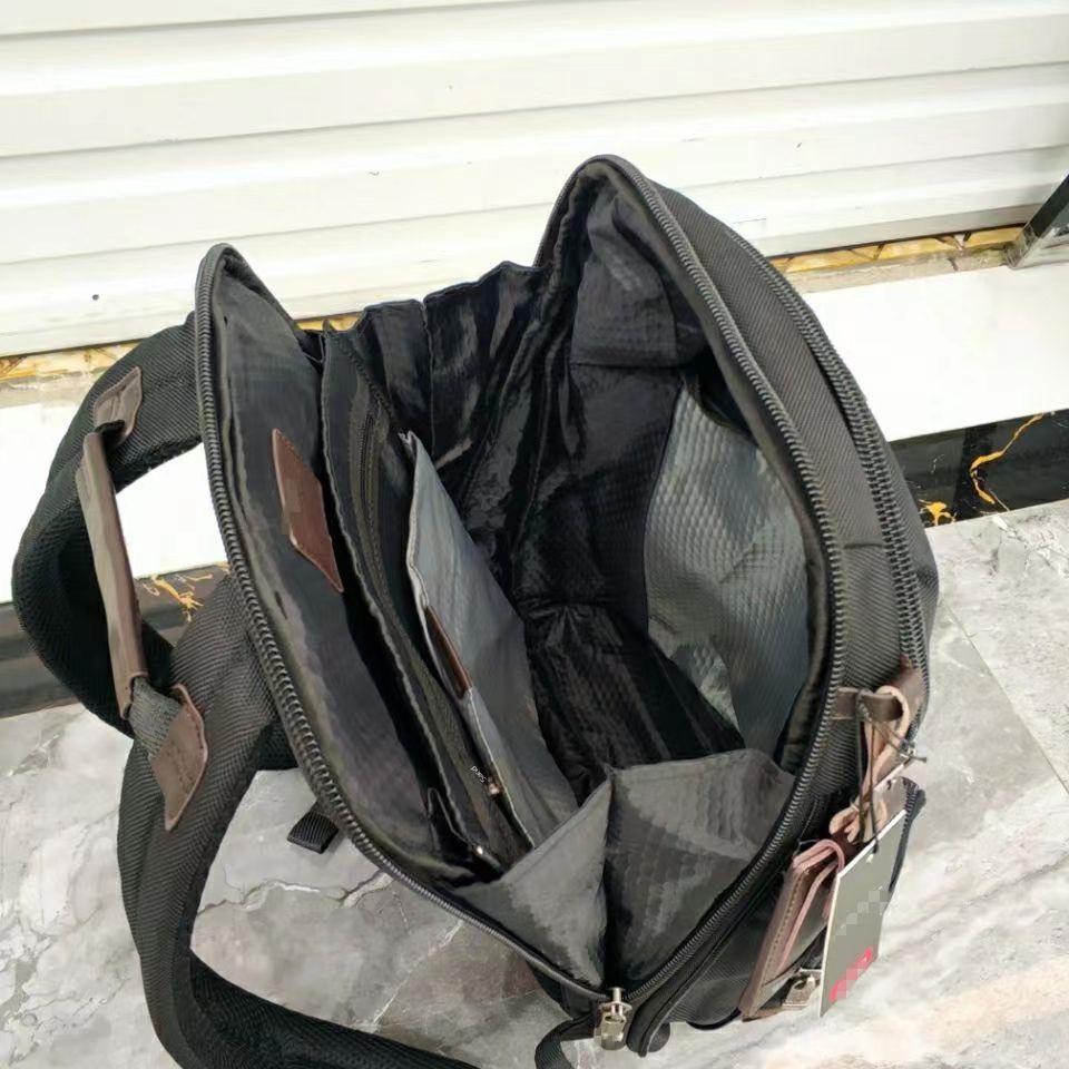 Herrars expanderbara laptopryggsäck i ballistisk nylon - Lättviktig och avslappnad