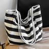 Koreanischer Ins Lazy Style Gestreifte Canvas-Tasche Literarische Kontrastfarbe Tragetasche Große Kapazität Umhängetasche Einkaufstasche Große Tasche