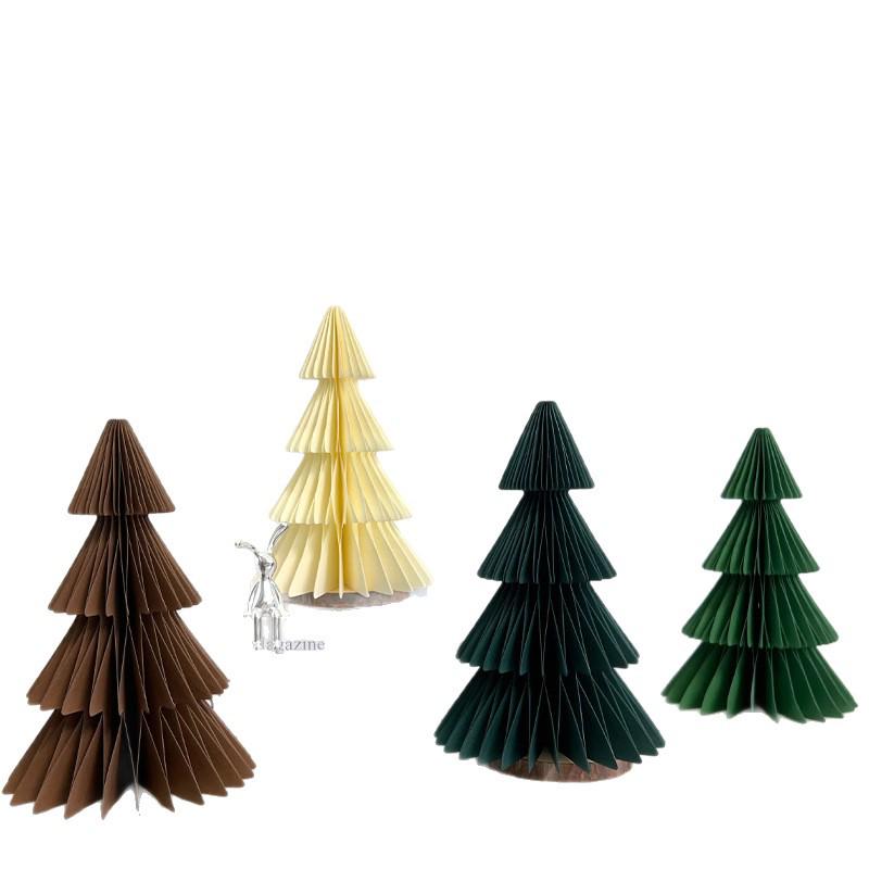 Origami Weihnachtsbaumschmuck: Kreativer Waben-Faltanhänger für Fenster und Geschenkszenen