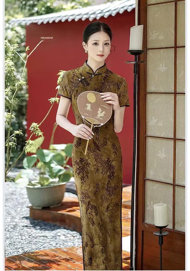 Guofeng 2026 Velvet Qipao: Plus Size Long Style for Weddings and Banquets