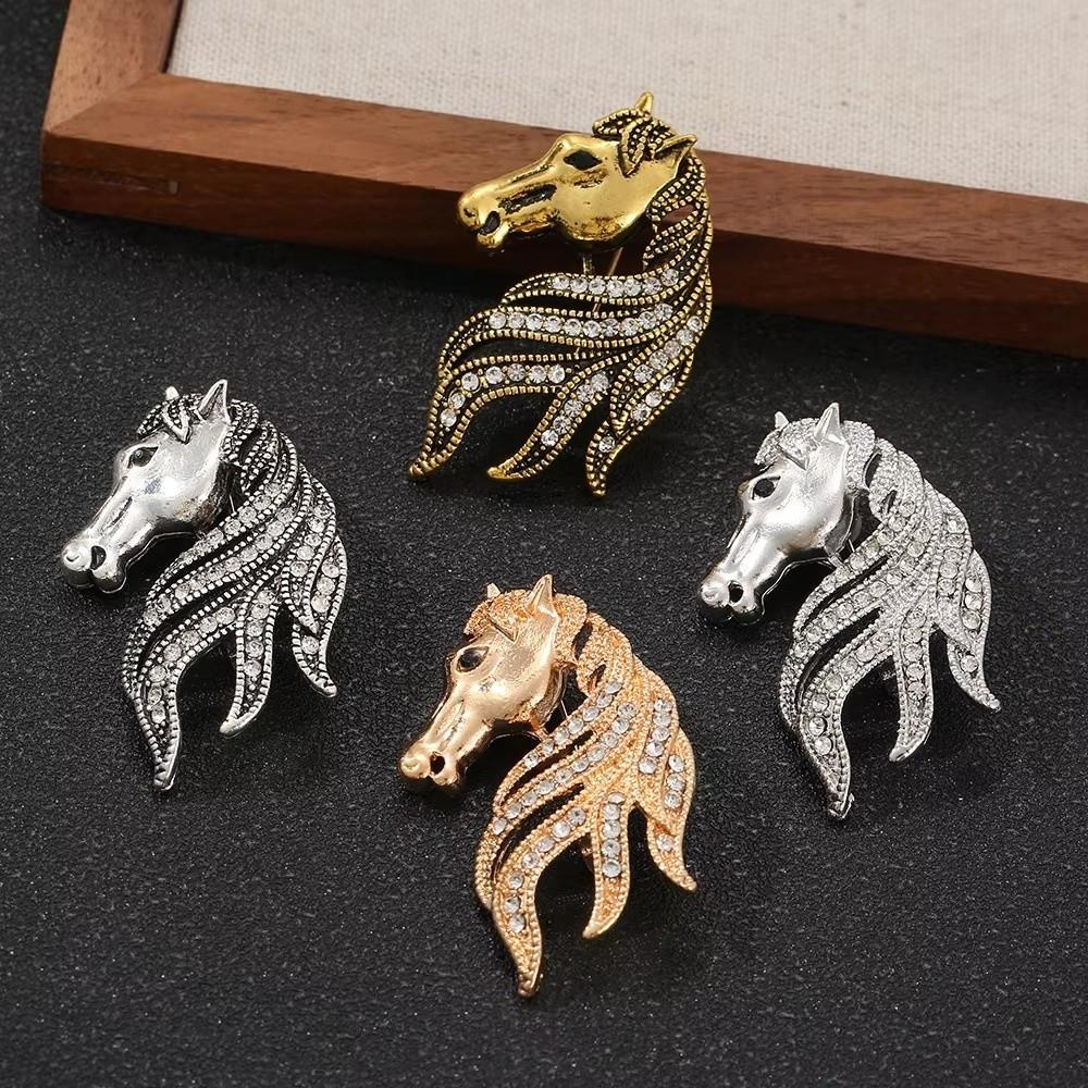 Elegant Retro Animal Brooch Crystal New Year Lapel Pin Fashion Vintage Horse Brooch  Men's Suit