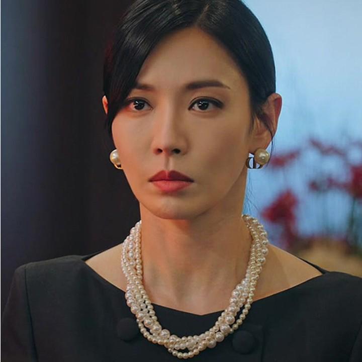 

Korean High-Shine Multi-Layer Pearl Necklace: Retro Style with Large & Small Pearls золотой