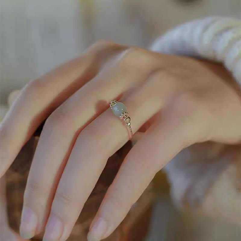 Adjustable Floral Jade Bead Ring - Women's Retro Chinese Style Luxury Design