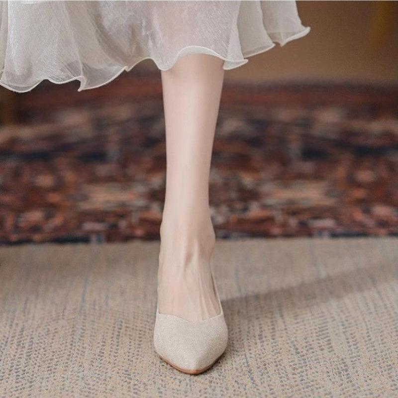 Women's shoes spring and summer new fashion single shoes light mouth thin heel temperament professional commuting flat thick heel women's single shoes