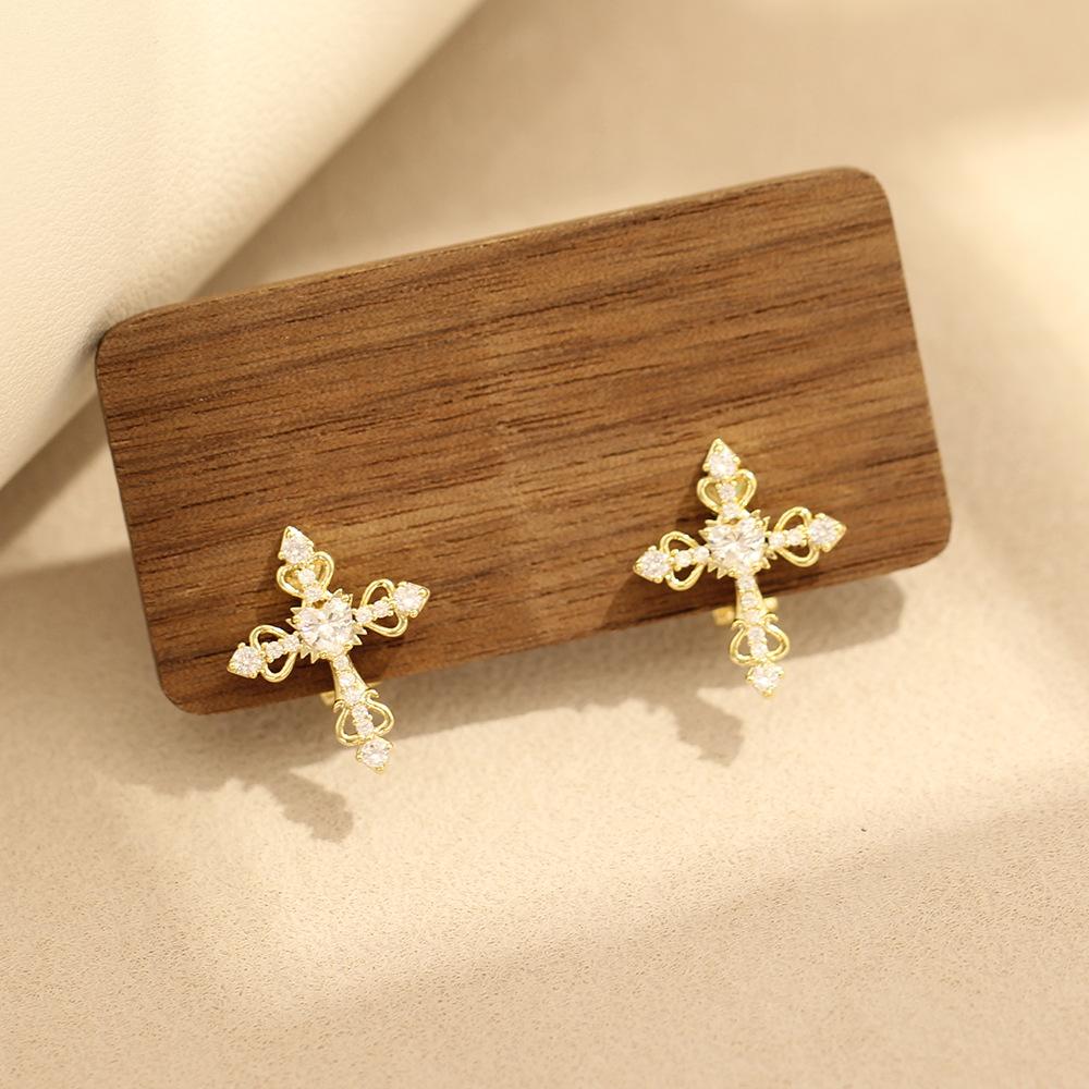 Novos brincos de cruz dourados e prateados com incrustação de pedra, de nicho europeu e americano, ear clips, brincos, presentes requintados e versáteis