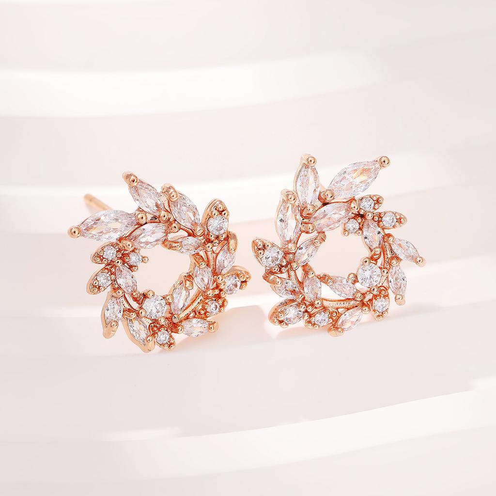 Earrings Women's Fashion Leaf Stud Earrings